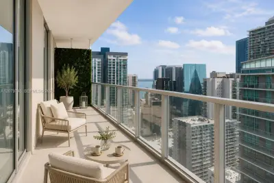 1111 SW 1st Ave #UPH4015, Miami: photo 1 of 24