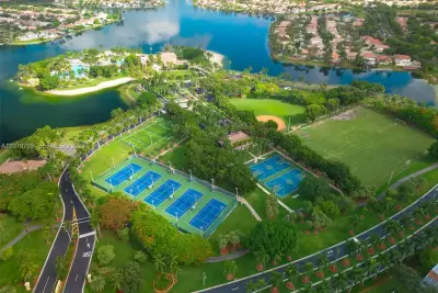 10750 NW 66th St #102, Doral: photo 1 of 29