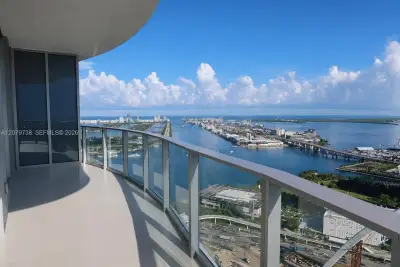 1400 Biscayne Blvd #4502, Miami: photo 1 of 28