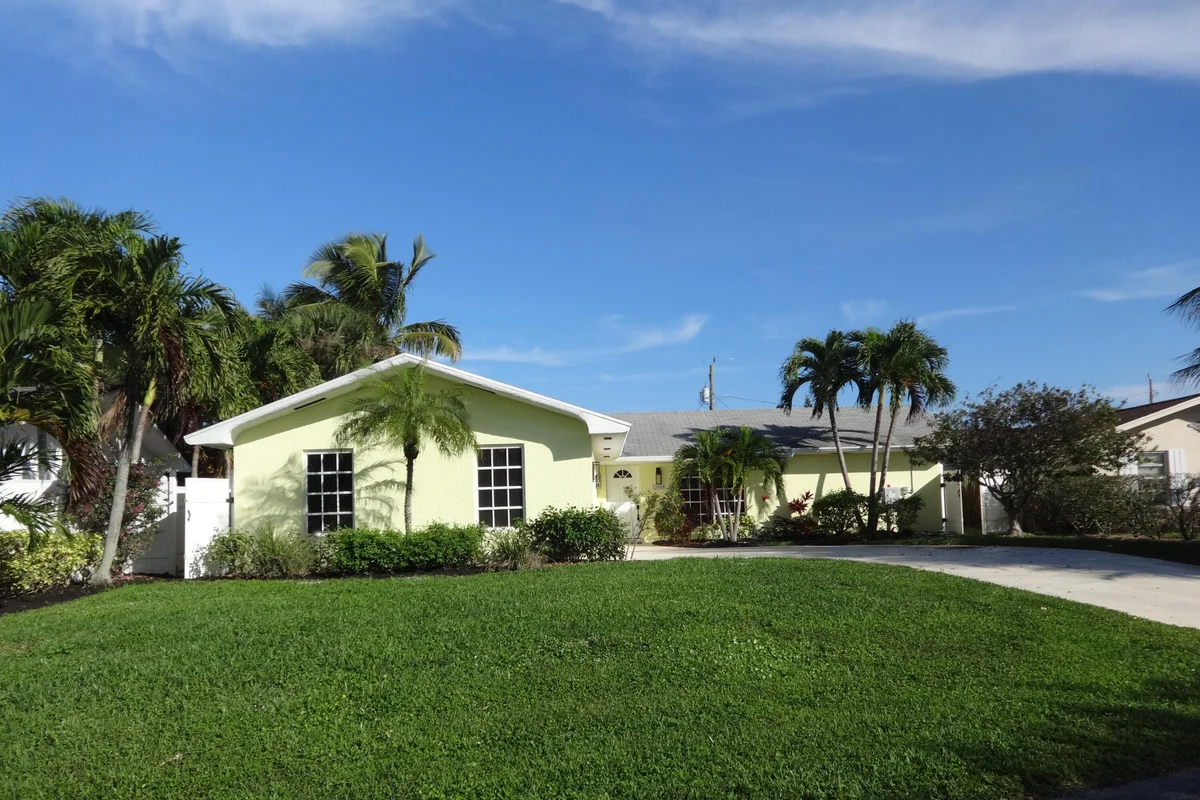13868 Cocoanut Ave, Juno Beach: photo 1 of 12