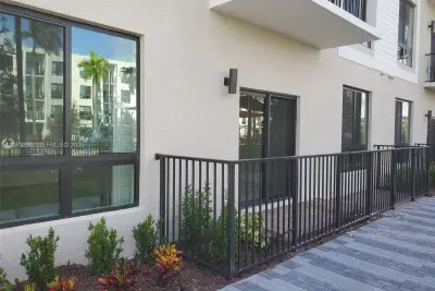 8301 NW 41st St #B-110, Doral: photo 1 of 34