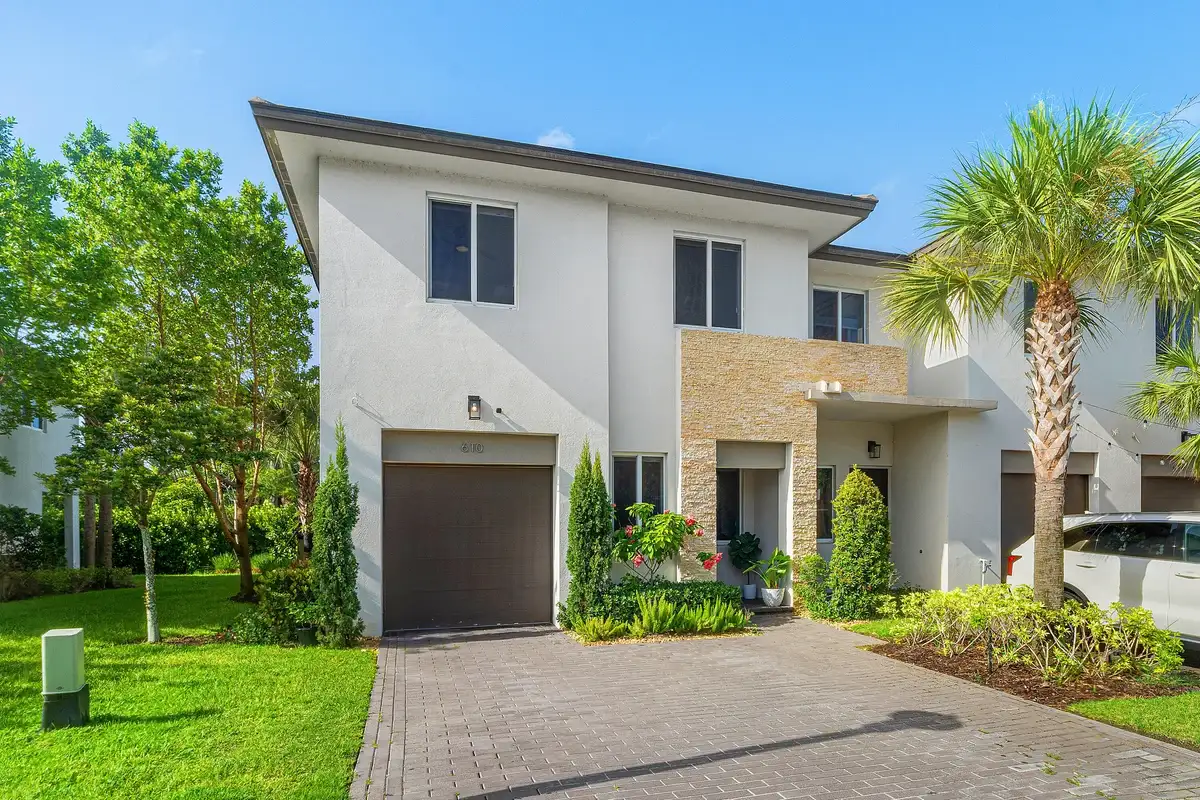 610 Pioneer Way, Royal Palm Beach: photo 1 of 36