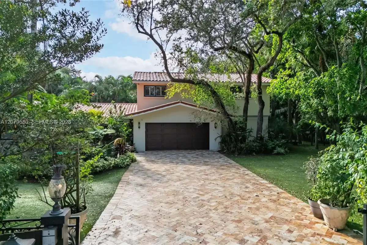 737 NW 4th St, Boca Raton: photo 1 of 3