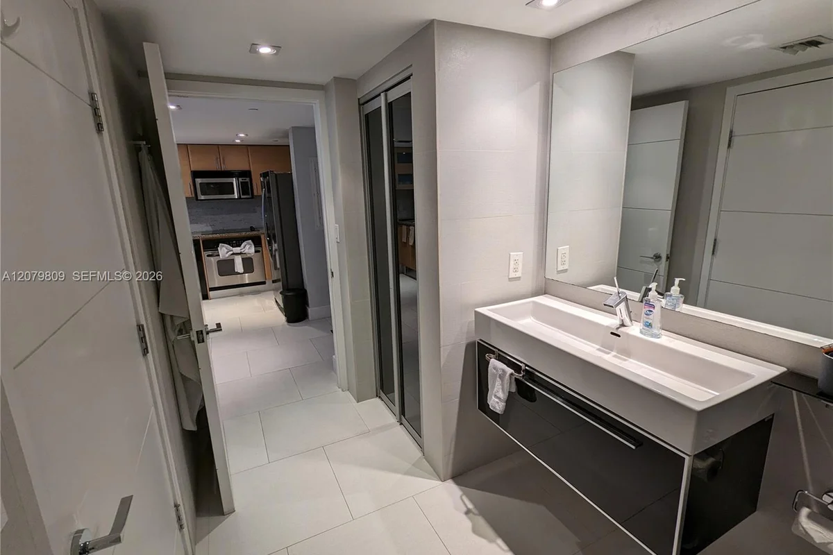 2101 Brickell Ave #1104, Miami: photo 1 of 25