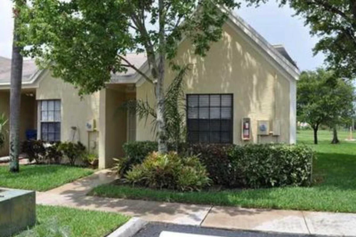 3656 NW 83rd Ln, Sunrise: photo 1 of 11