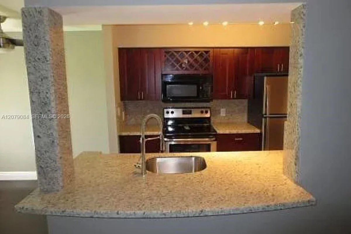 2405 NW 33rd St #1211, Oakland Park: photo 1 of 34