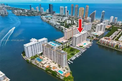 250 174th St #2304, Sunny Isles Beach: photo 1 of 76