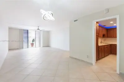 16740 NE 9th Ave #604, North Miami Beach: photo 1 of 29