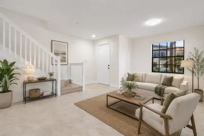 15075 SW 113th Ter, Miami: photo 1 of 17