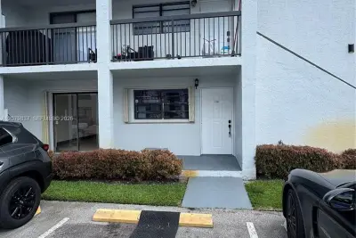 18224 Mediterranean Blvd #2-17, Miami: photo 1 of 27