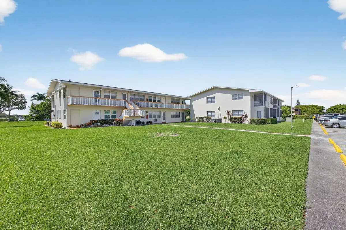 43 Easthampton B, West Palm Beach: photo 1 of 16