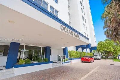 6450 Collins Ave #205, Miami Beach: photo 1 of 39