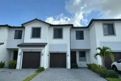 18989 SW 344th Ter, Homestead: photo 1 of 10