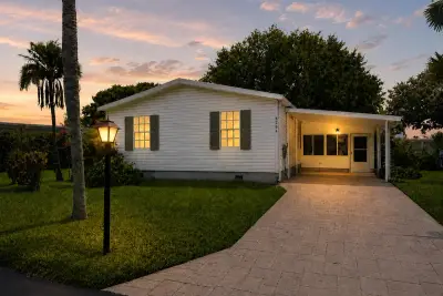 8294 E Club Rd, Boca Raton: photo 1 of 36