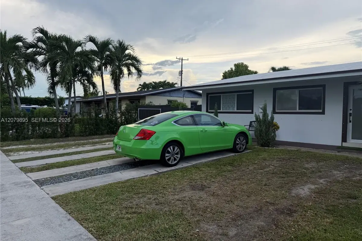 10411 SW 51st St, Miami: photo 1 of 55