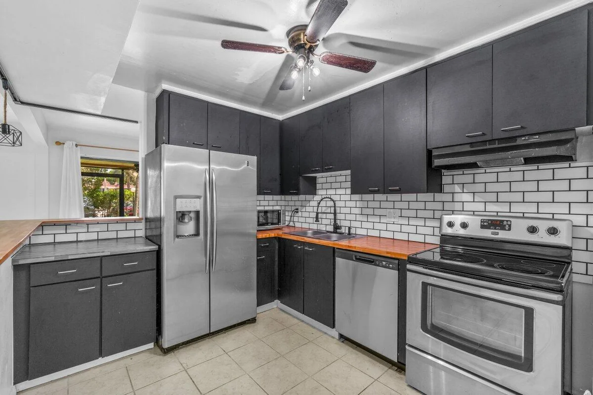 1149 NW 13th St #5, Boca Raton: photo 1 of 24