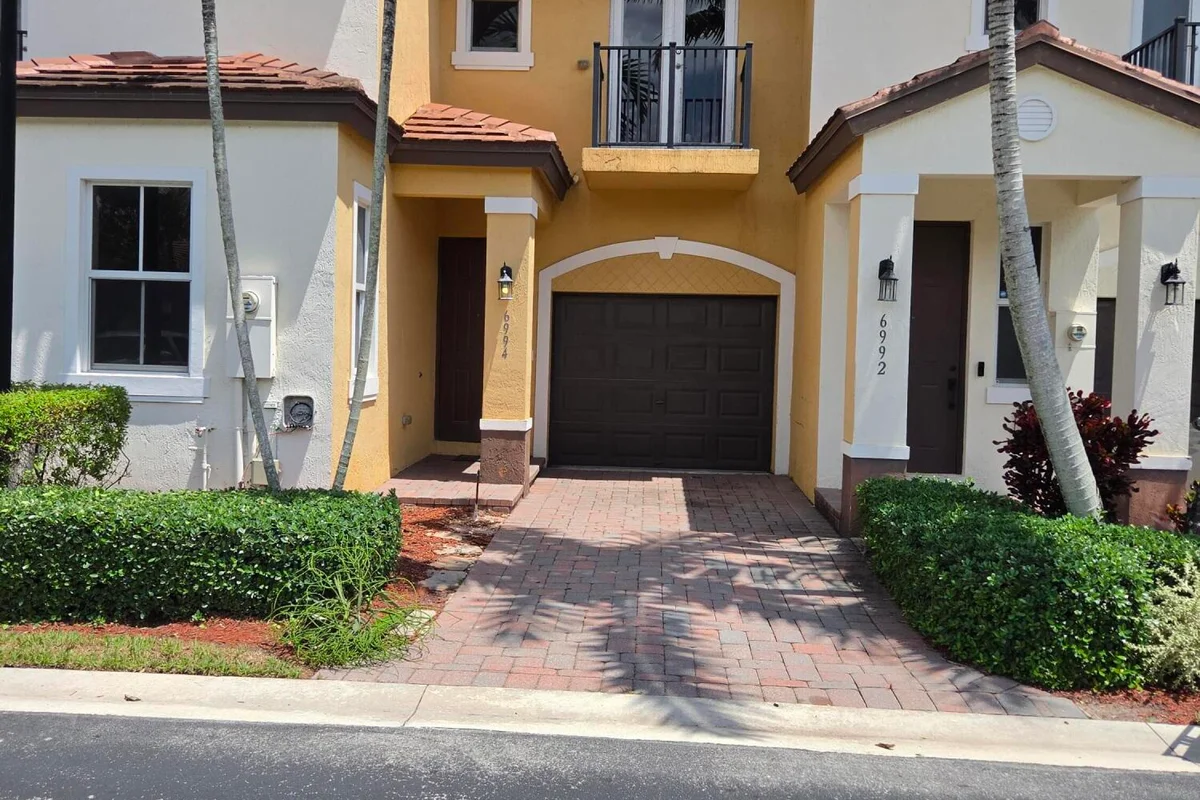6994 Long Pine Cir, Coconut Creek: photo 1 of 21
