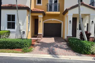 6994 Long Pine Cir, Coconut Creek: photo 1 of 21