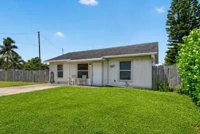 207/227 Ethelyn Dr, West Palm Beach: photo 1 of 74