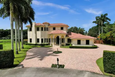 3311 SW 118th Ter, Davie: photo 1 of 63