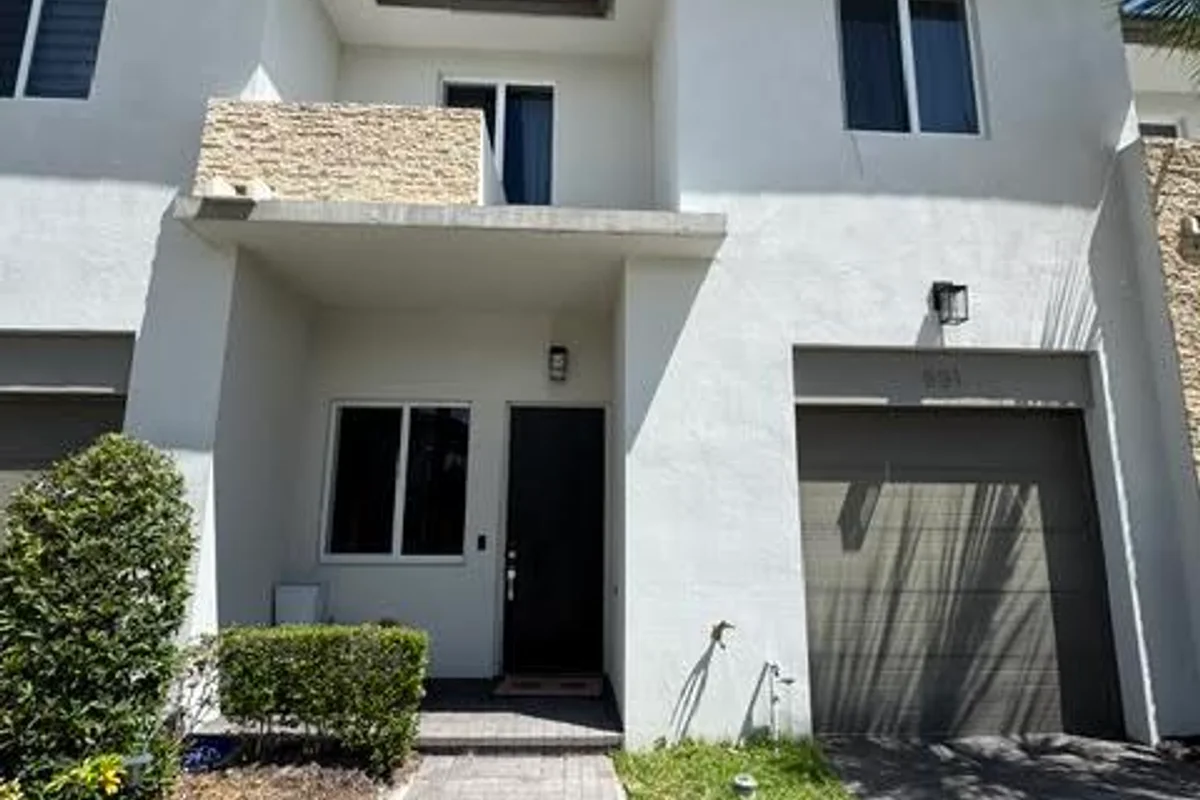 551 Pioneer Way, Royal Palm Beach: photo 1 of 17