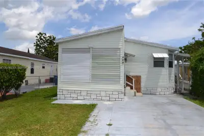 19800 SW 180 Ave #584, Miami: photo 1 of 15
