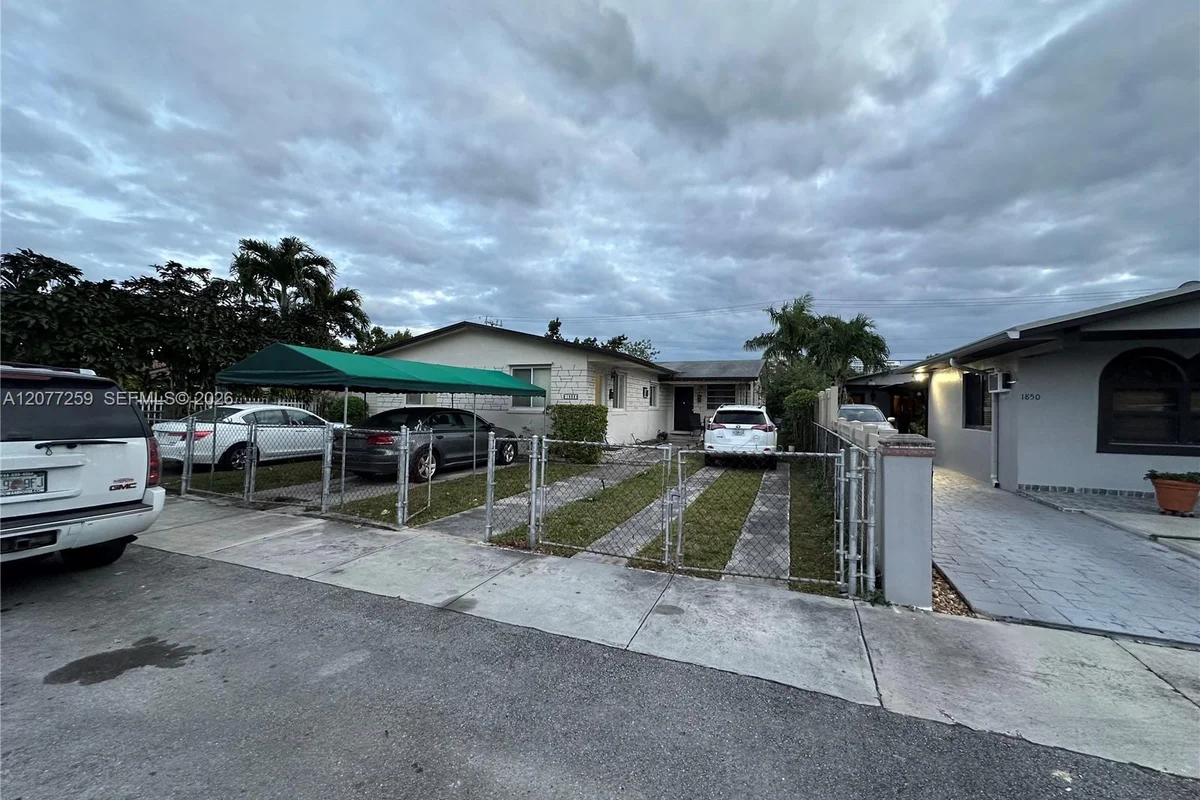 1838 NW 18th St, Miami: photo 1 of 22