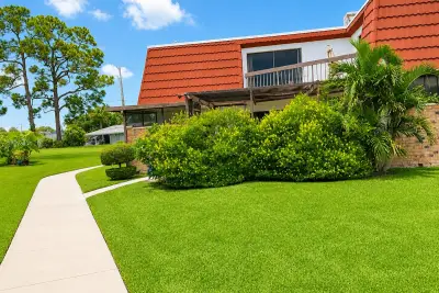 4508 Suburban Pines Dr, Lake Worth: photo 1 of 18