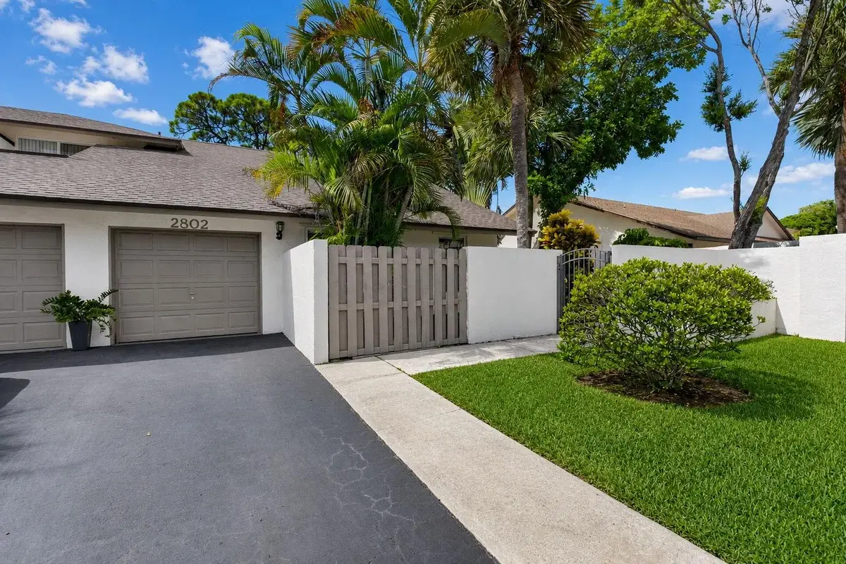 2802 SW 6th St, Delray Beach: photo 1 of 64