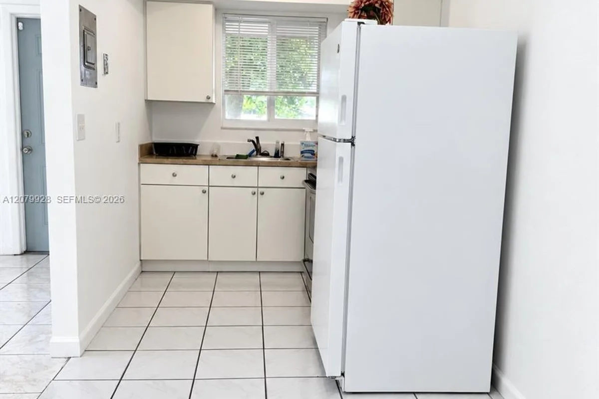 2700 SW 62nd Ave #1, Miramar: photo 1 of 6