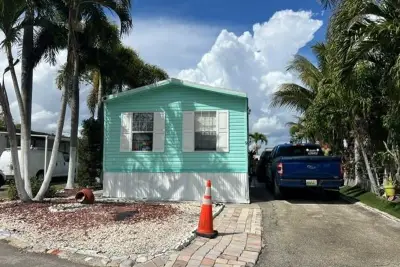 9 N Eric Cir, Greenacres: photo 1 of 44
