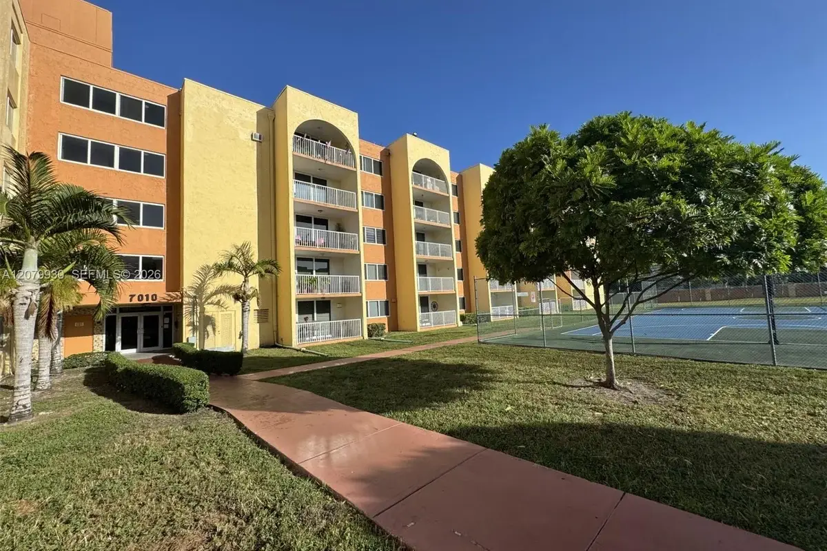 7010 NW 186th St #5-107, Hialeah: photo 1 of 12