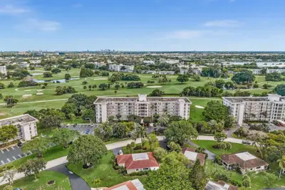 2950 N Palm Aire Dr #607, Pompano Beach: photo 1 of 44