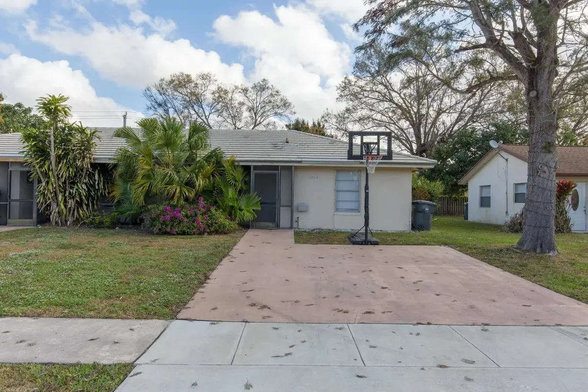 1348 Riverside Cir, Wellington: photo 1 of 8