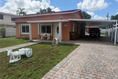 962 E 19th St, Hialeah: photo 1 of 21