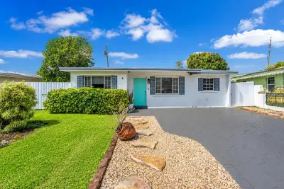 404 S 62nd Ter, Hollywood: photo 1 of 14