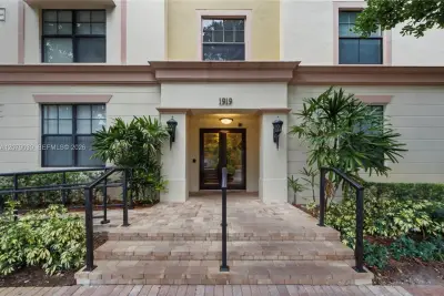 1919 Van Buren St #614A, Hollywood: photo 1 of 28