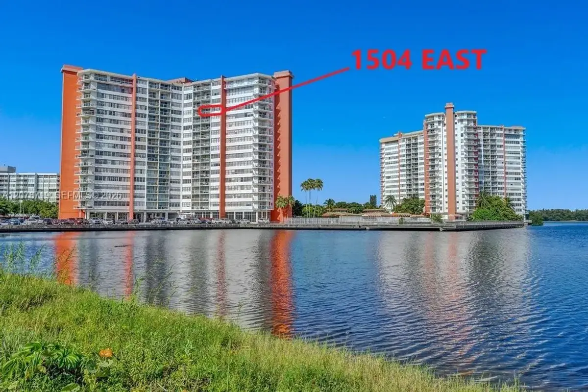 1351 NE Miami Gardens Dr #1504E, Miami: photo 1 of 26
