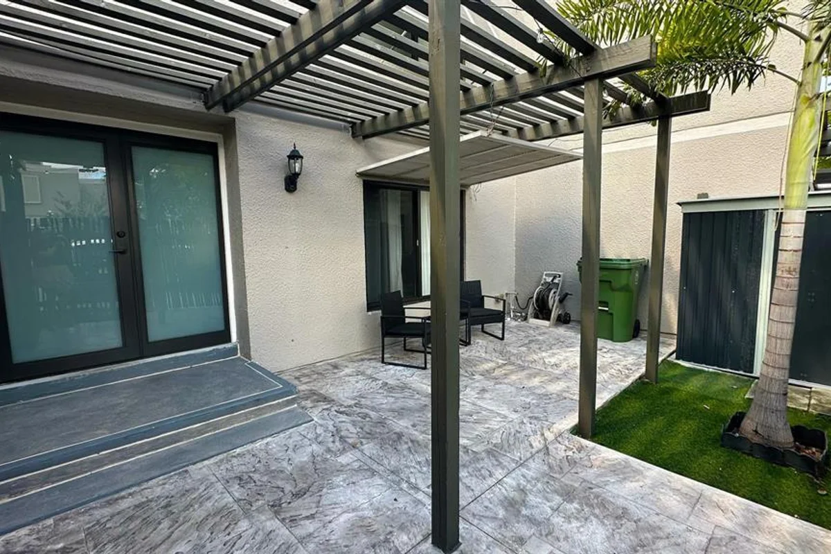 11205 NW 15th St, Pembroke Pines: photo 1 of 22