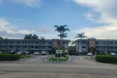 2100 Springdale Blvd #310, Palm Springs: photo 1 of 40