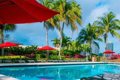 18100 N Bay Rd #809, Sunny Isles Beach: photo 1 of 11