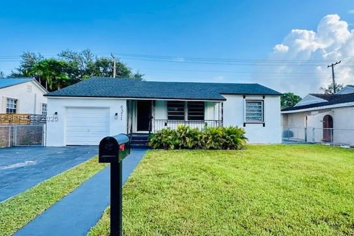 6371 SW 39th St, Miami: photo 1 of 24