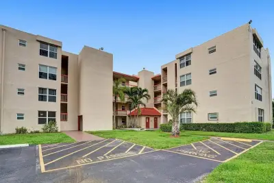 9451 Evergreen Pl #306, Davie: photo 1 of 25