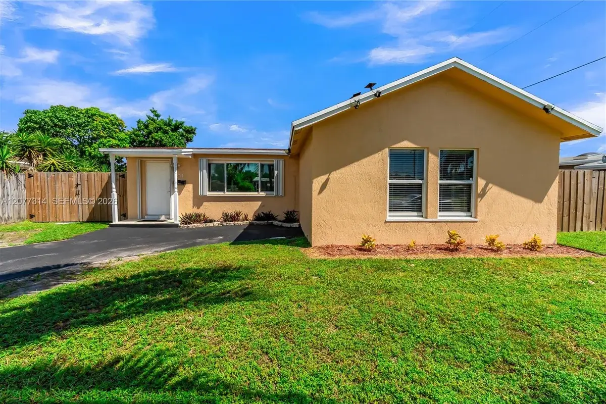 841 NE 59th St, Oakland Park: photo 1 of 44
