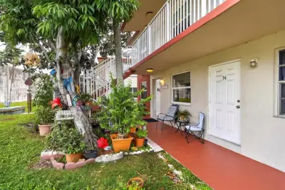2918 Funston St #35b, Hollywood: photo 1 of 20