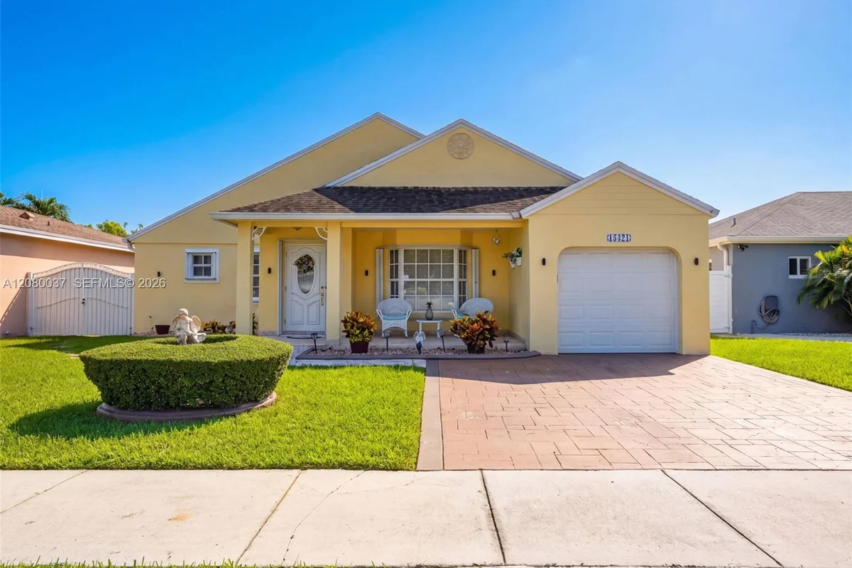 15421 SW 144th Ct, Miami: photo 1 of 52