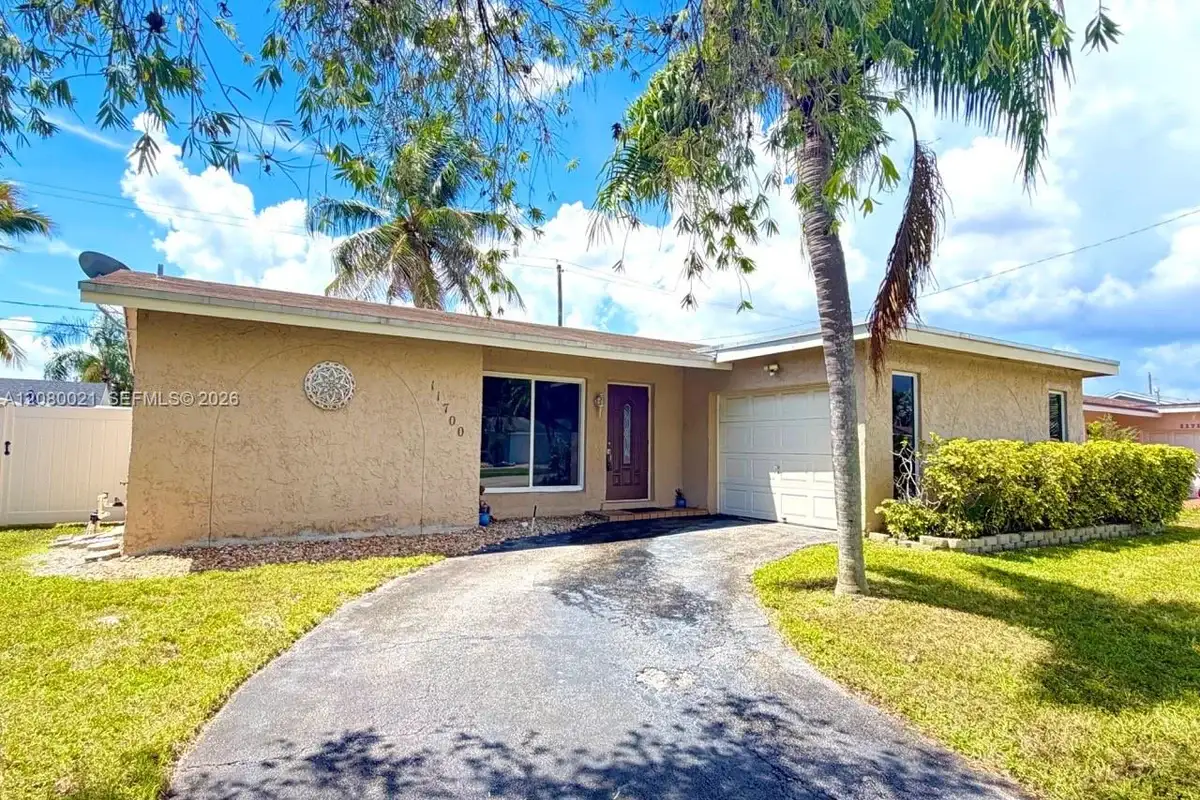 11700 NW 33rd St, Sunrise: photo 1 of 20