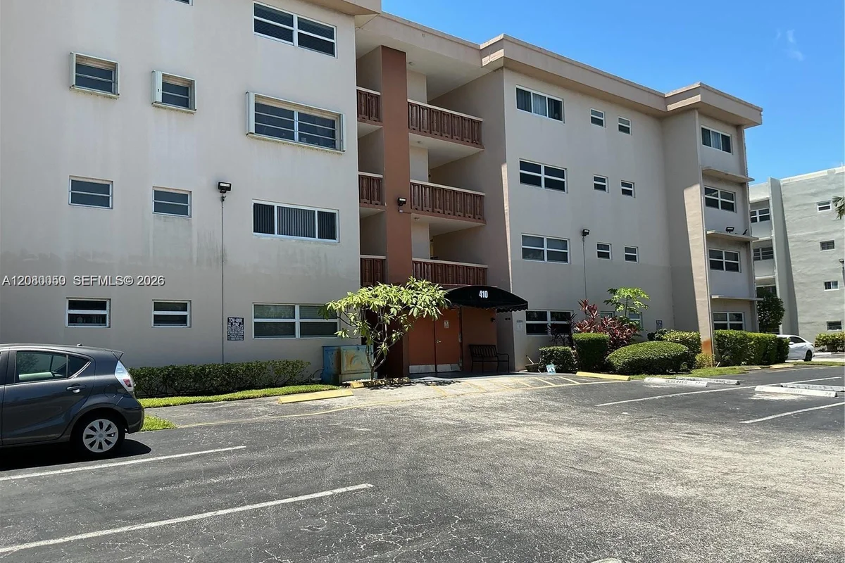 410 SE 2nd St #318, Hallandale Beach: photo 1 of 30