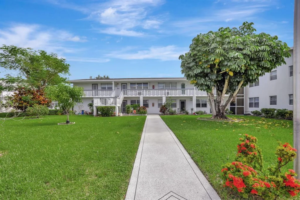 271 Farnham L, Deerfield Beach: photo 1 of 56