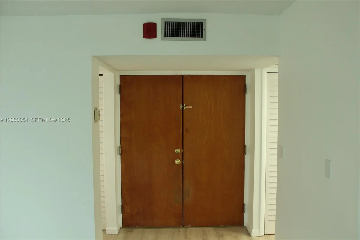 11750 SW 18th St #502-1, Miami: photo 1 of 17
